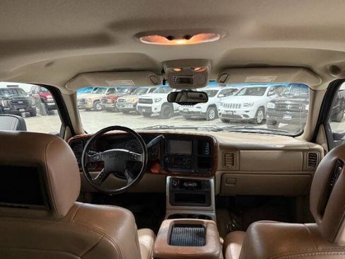 Used 2006 GMC Sierra 2500 SLT w/ Heavy-Duty Power Package image 16