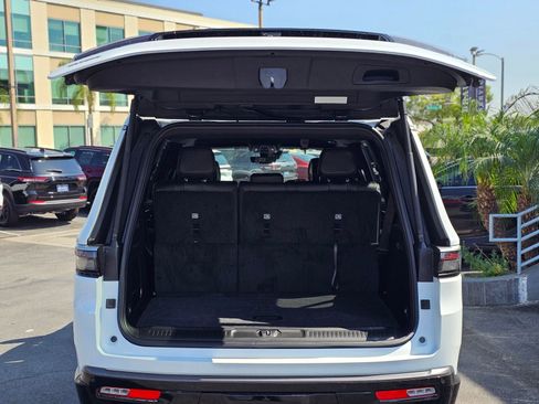 New 2026 Jeep Grand Wagoneer 4WD image 7