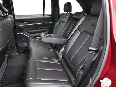 New 2026 Jeep Grand Cherokee Limited RWD image 33