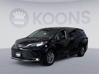 Used 2022 Toyota Sienna XLE