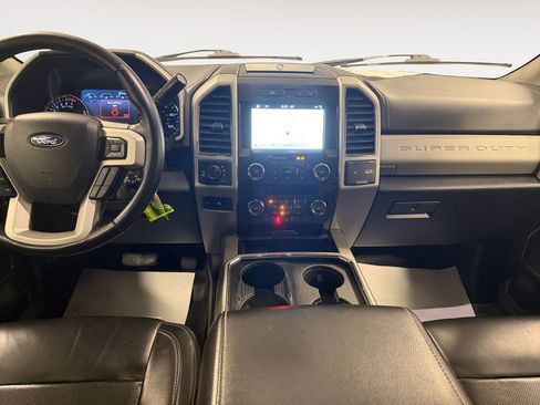 Used 2019 Ford F250 Lariat w/ Chrome Package image 18