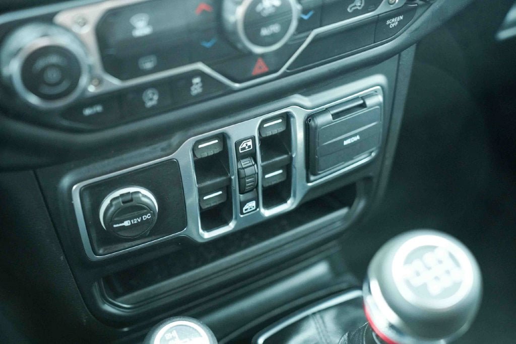 Used 2023 Jeep Gladiator Sport AWD/4WD image 15