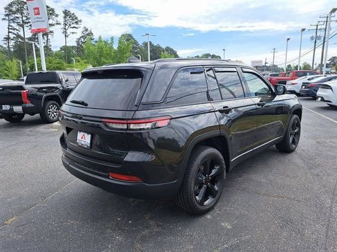 Used 2024 Jeep Grand Cherokee Limited w/ Luxury Tech Group II AWD/4WD image 7