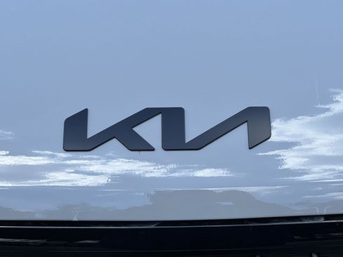 New 2026 Kia Carnival SX Prestige FWD image 12