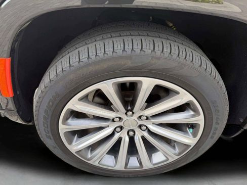 Used 2023 Jeep Grand Wagoneer Series II image 49