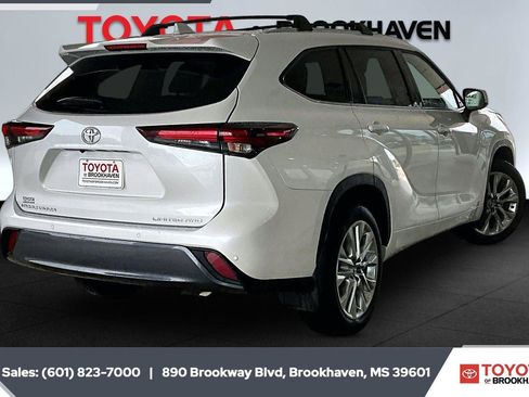 Used 2026 Toyota Highlander Limited AWD/4WD image 12