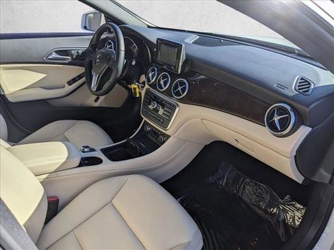 Used 2014 Mercedes-Benz CLA 250 image 20