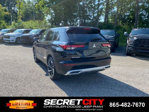 Used 2022 Mitsubishi Outlander SE AWD/4WD image 7