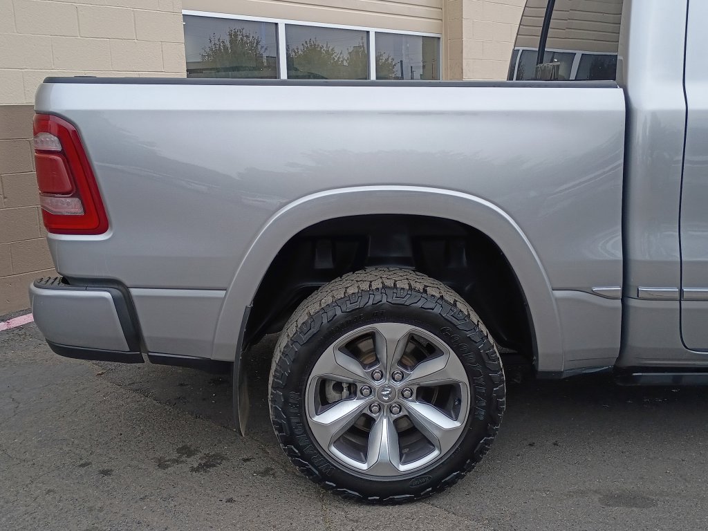 Used 2022 RAM 1500 Limited w/ Body-Colour Bumper Group AWD/4WD image 4