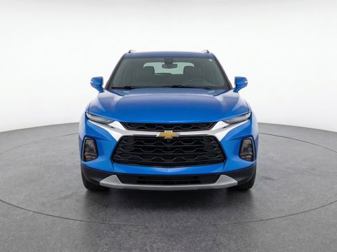 Used 2025 Chevrolet Blazer LT image 2