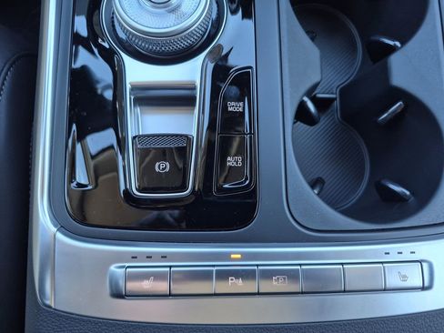 New 2026 Kia Carnival EX FWD image 24