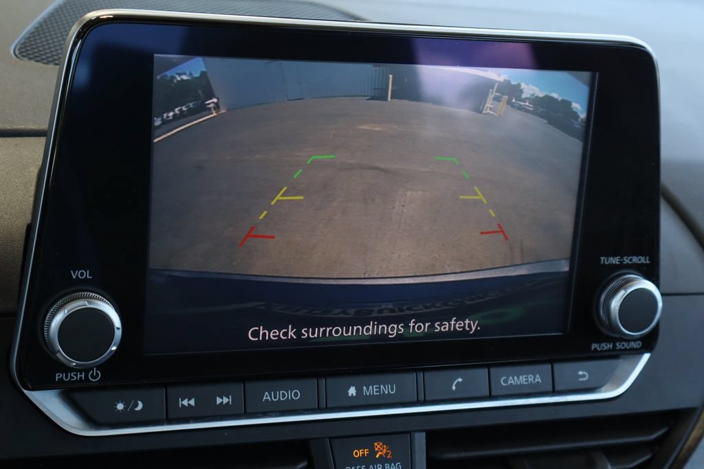 Used 2024 Nissan Altima 2.5 SV FWD image 16