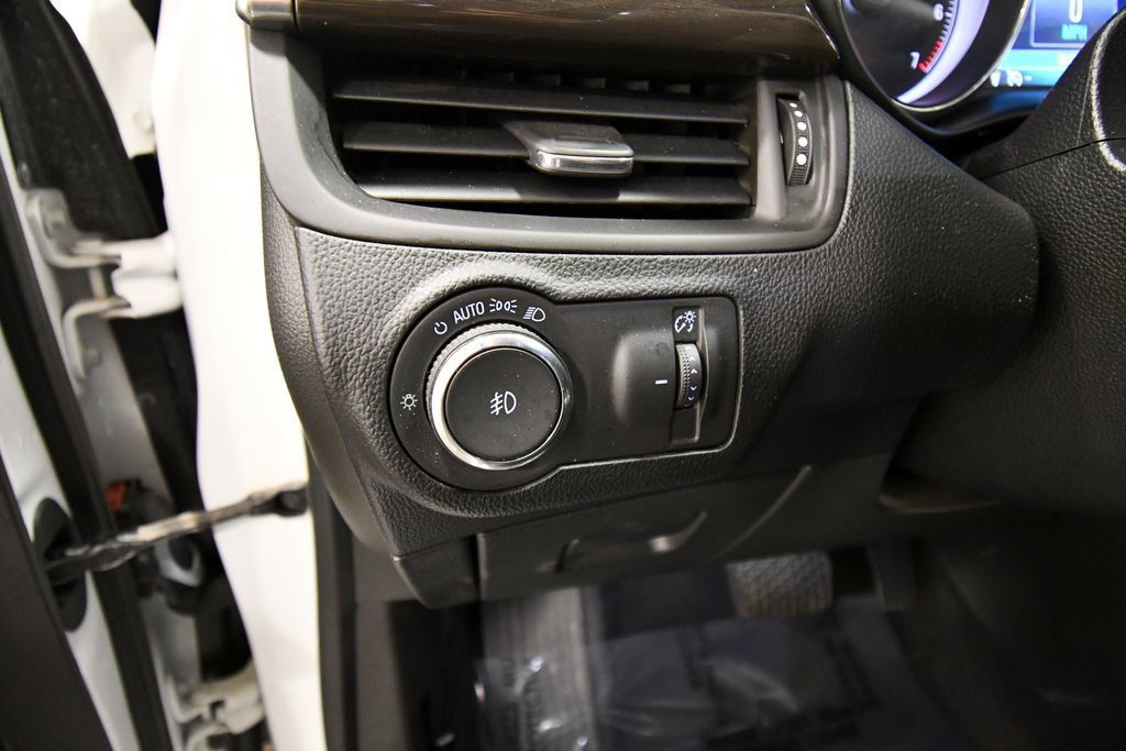 Used 2019 Buick Envision Essence AWD/4WD image 19