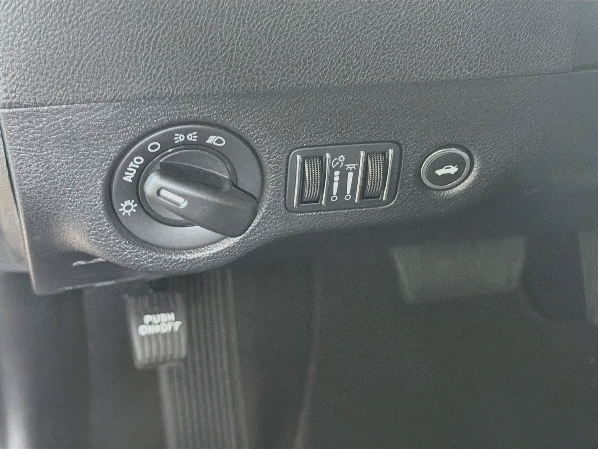 Used 2023 Dodge Charger SXT RWD image 16