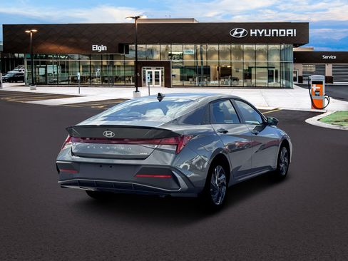 Certified 2026 Hyundai Elantra SEL FWD image 7