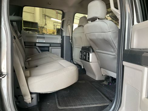 Used 2015 Ford F150 XLT w/ Equipment Group 302A Luxury AWD/4WD image 17