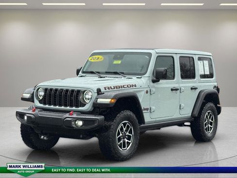 Used 2024 Jeep Wrangler Rubicon w/ Technology Group image 7