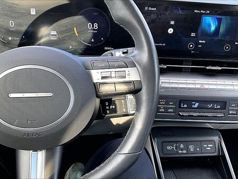 Used 2024 Hyundai Kona Limited FWD image 20