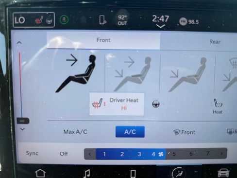 Used 2024 Chrysler Pacifica Touring-L FWD image 23