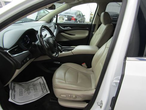 Used 2019 Buick Enclave Essence FWD image 24