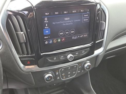 Used 2022 Chevrolet Traverse LT AWD/4WD image 19