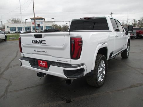 Used 2025 GMC Sierra 2500 Denali Ultimate image 6