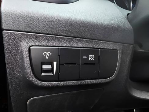 Used 2013 Hyundai Veloster Turbo image 22