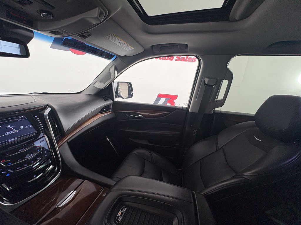 Used 2019 Cadillac Escalade Luxury AWD/4WD image 35