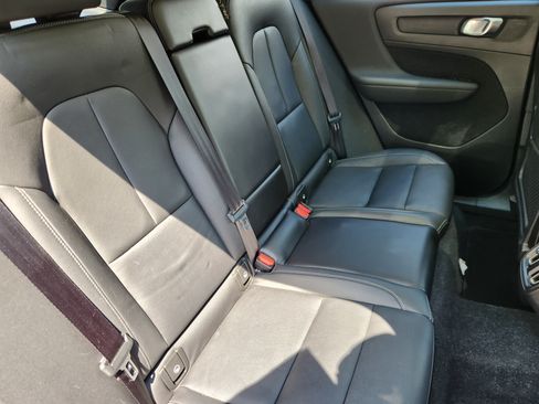 Used 2019 Volvo XC40 T5 Momentum AWD/4WD image 17