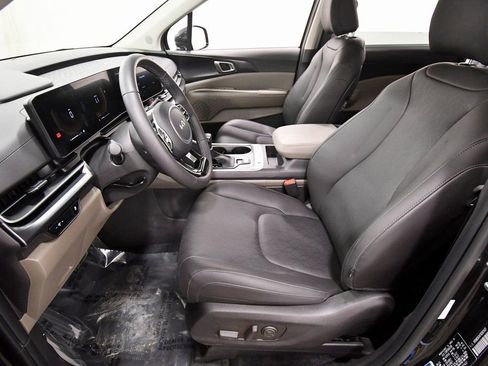 Certified 2026 Kia Carnival image 14