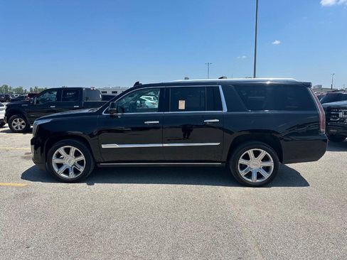 Used 2018 Cadillac Escalade ESV Premium Luxury AWD/4WD image 8