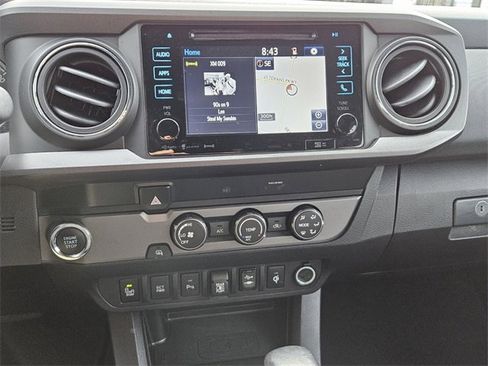 Used 2019 Toyota Tacoma TRD Sport image 9