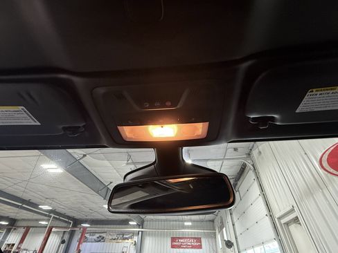 Used 2019 Buick Cascada Premium image 24