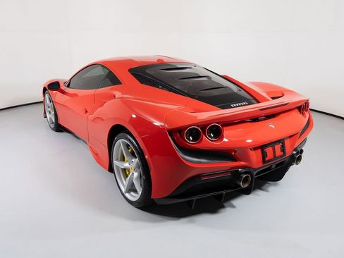 Used 2021 Ferrari F8 Tributo image 15