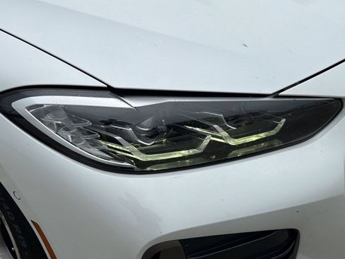 Used 2022 BMW M440i Convertible RWD image 11