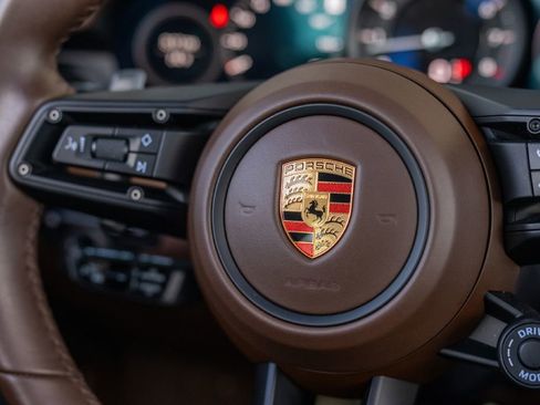 Used 2020 Porsche 911 Carrera 4S w/ Sport Package image 23