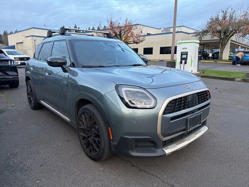Used 2025 MINI Cooper Countryman S w/ Comfort Package Max image 5