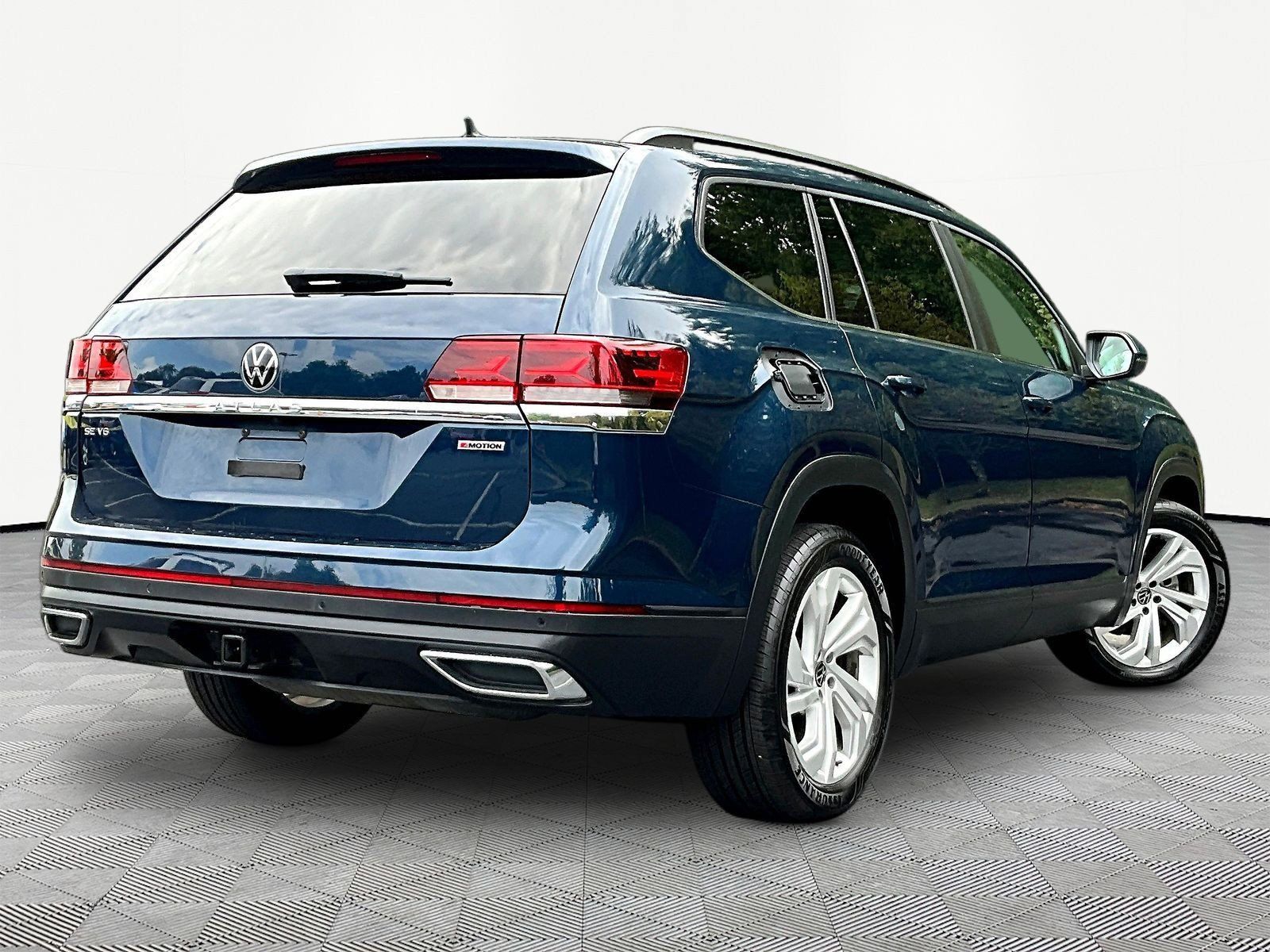 Used 2021 Volkswagen Atlas SE w/ Panoramic Sunroof Package AWD/4WD image 6