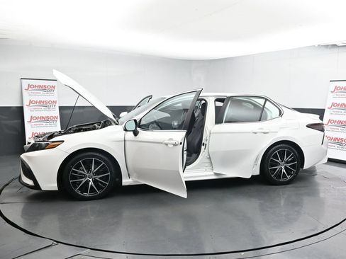 Used 2023 Toyota Camry SE image 42