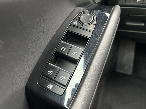 Used 2024 MAZDA MAZDA3 s image 21