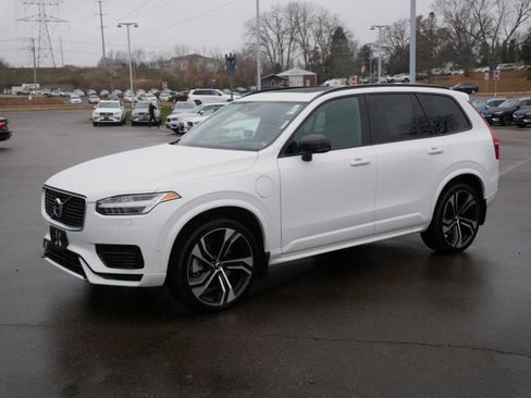 Used 2020 Volvo XC90 T8 R-Design image 3
