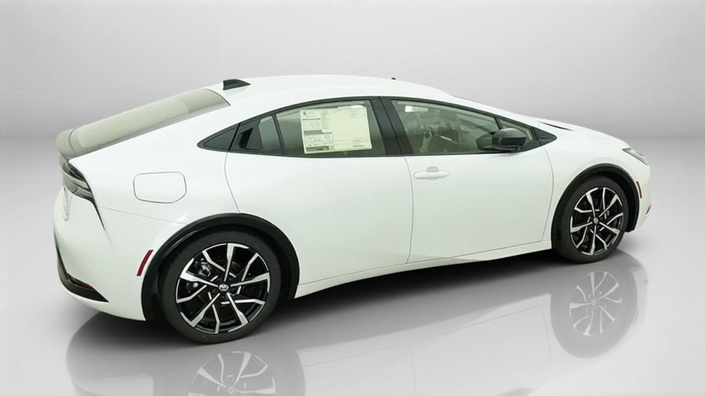 New 2027 Toyota Prius Plug-In Hybrid FWD image 10