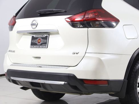 Used 2018 Nissan Rogue SV image 40