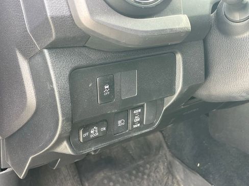 Used 2023 Toyota Tacoma TRD Off-Road AWD/4WD image 7