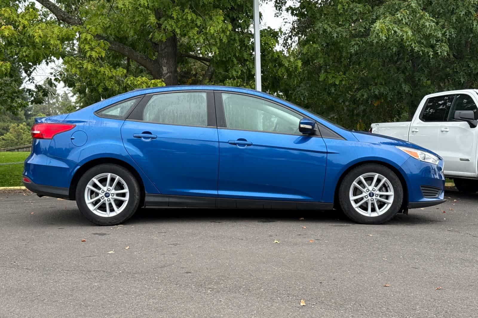 Used 2018 Ford Focus SE w/ Cold Weather Package FWD image 8