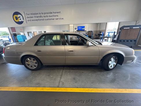 Used 2004 Cadillac De Ville DTS w/ Equipment Group FWD image 8