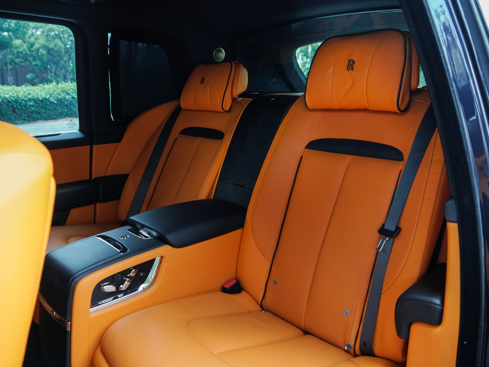 Certified 2022 Rolls-Royce Cullinan w/ Cullinan Package AWD/4WD image 24