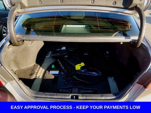 Used 2020 Toyota Camry LE image 14