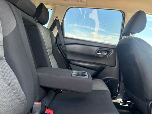 Certified 2025 Nissan Rogue SV FWD image 27