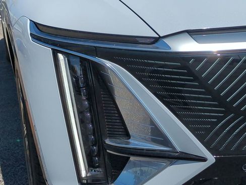 New 2026 Cadillac Lyriq Luxury image 9